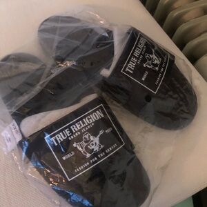 True Religion Men’s slide sandal